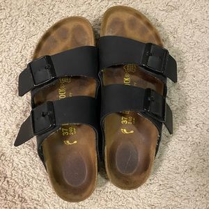 Black Birkenstock’s